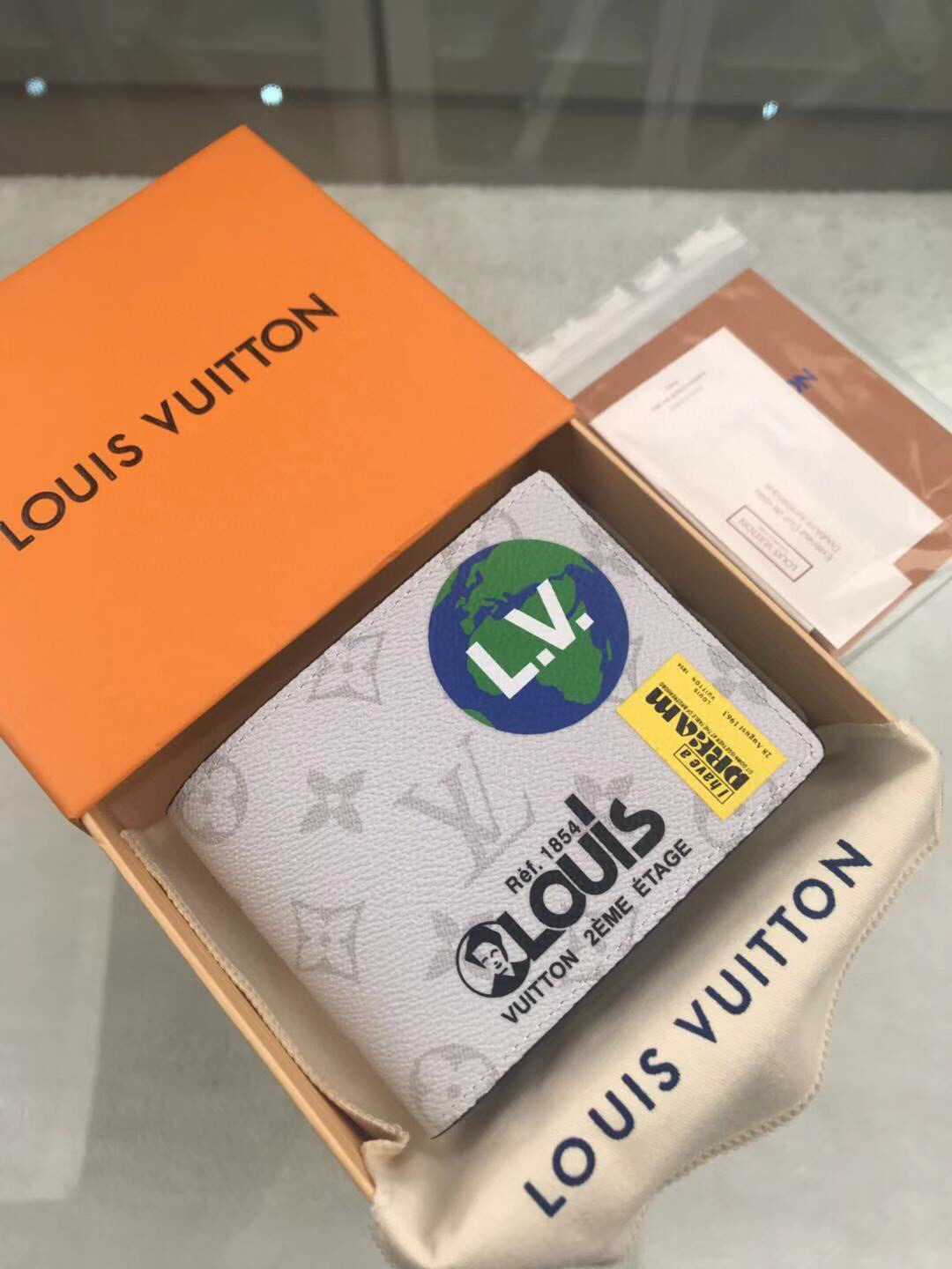 루이비통 남자 반지갑    M67819