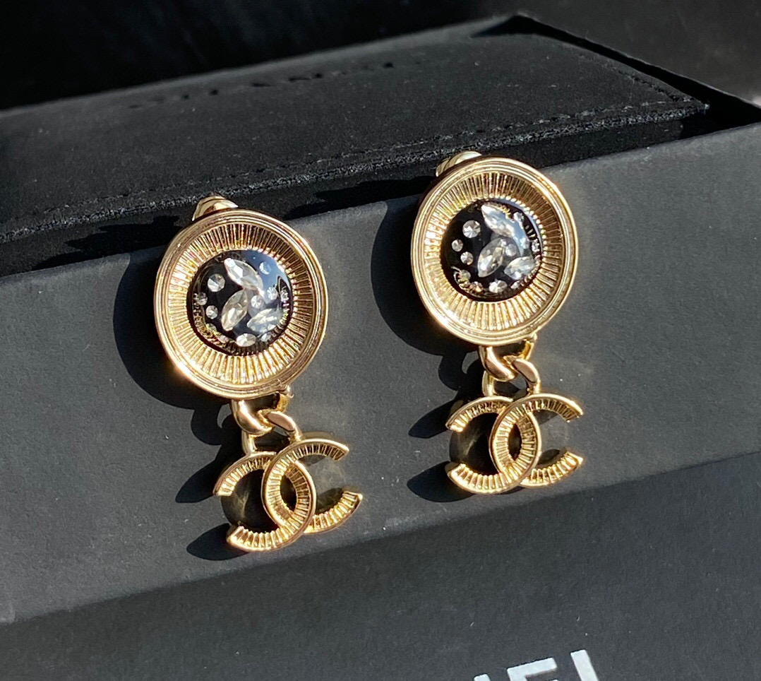 샤넬 여자 귀걸이