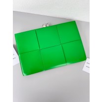 보테가베네타 클러치백 680169