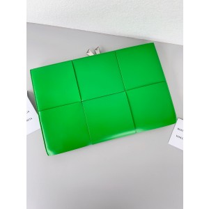 보테가베네타 클러치백 680169