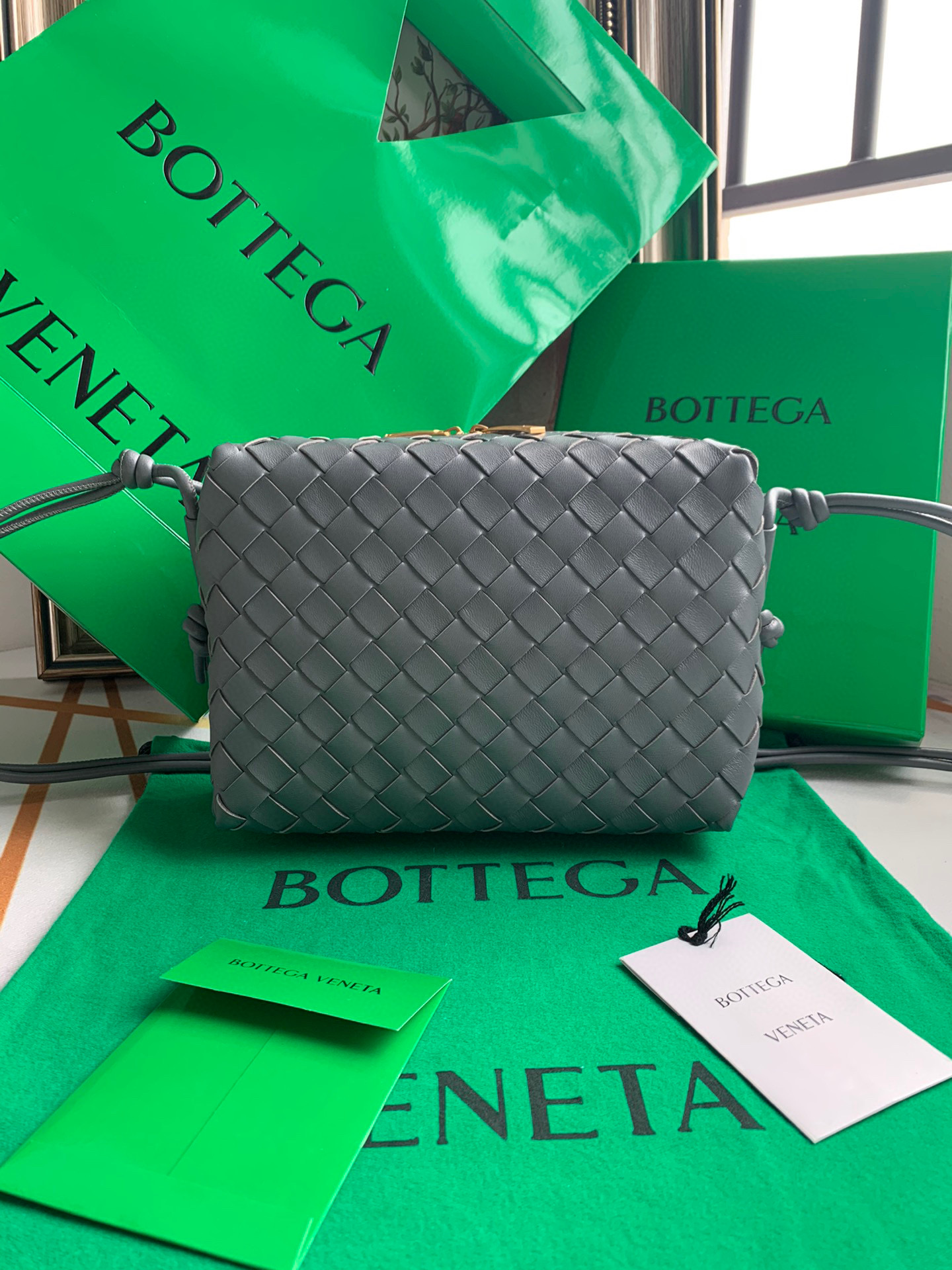 보테가베네타 여자가방 680225