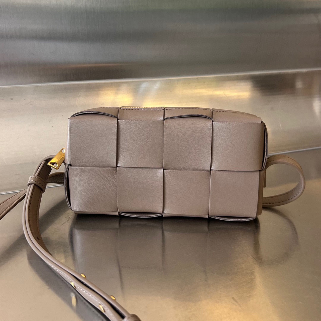 보테가베네타 여자가방 755031