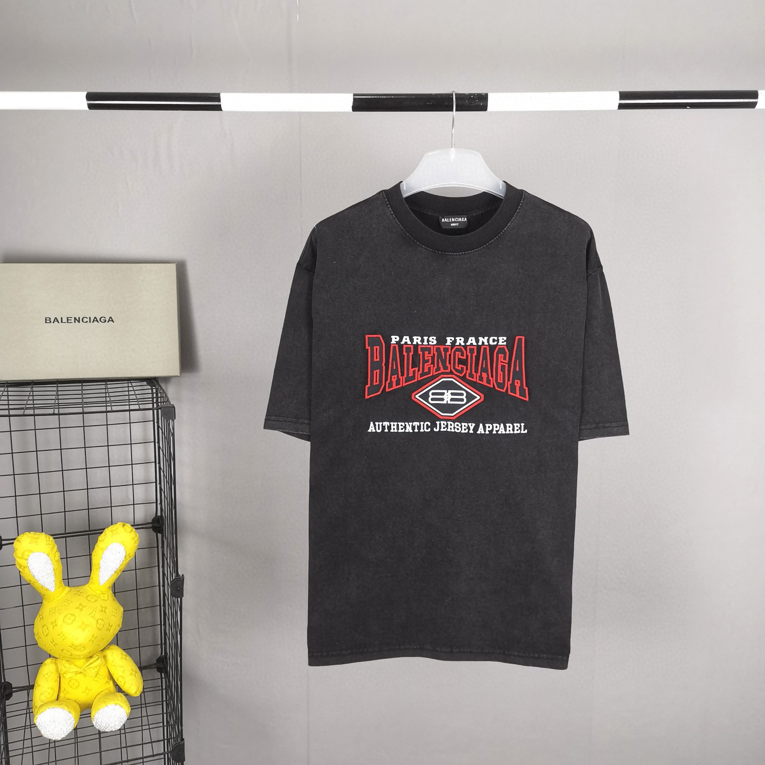 발렌시아가 남녀공용 반팔티