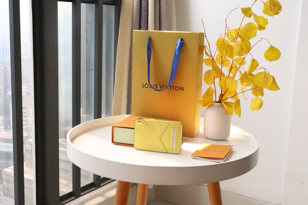 루이비통 카드지갑 M81882