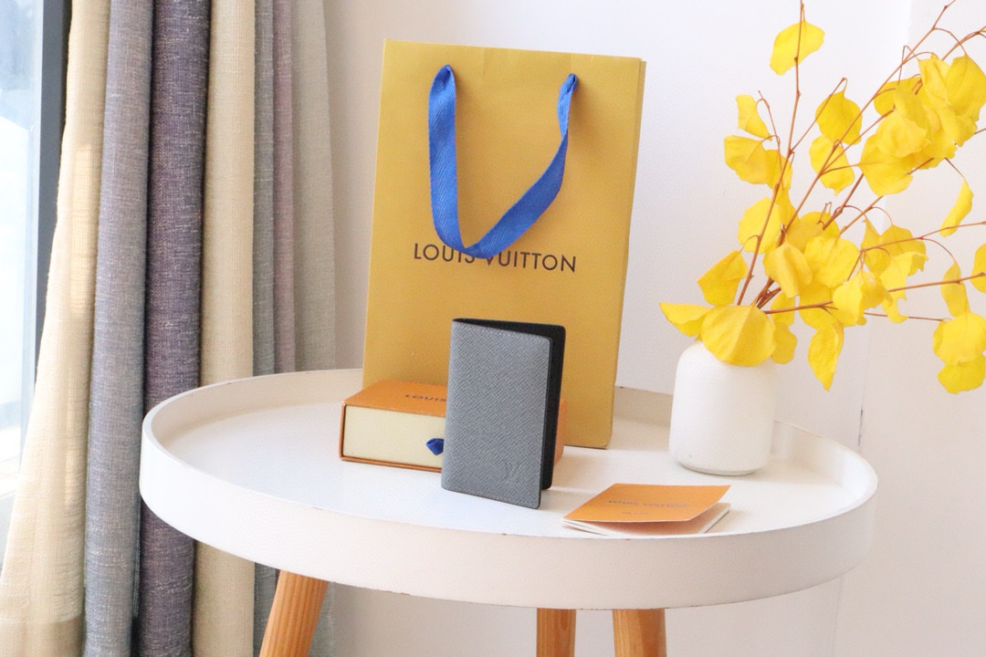 루이비통 카드지갑 M81550