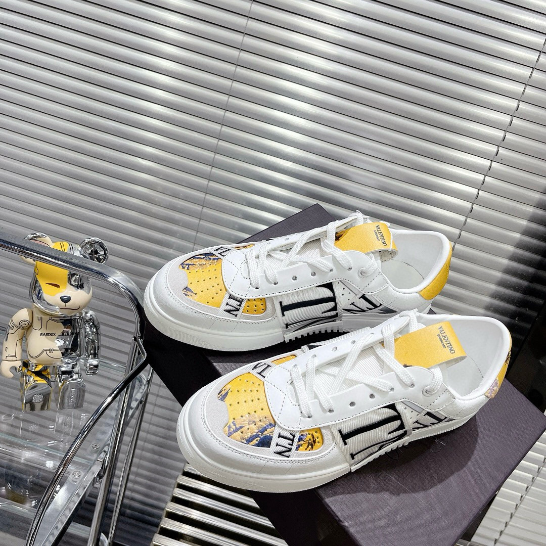 발렌티노 남녀공용 스니커즈 신발 운동화