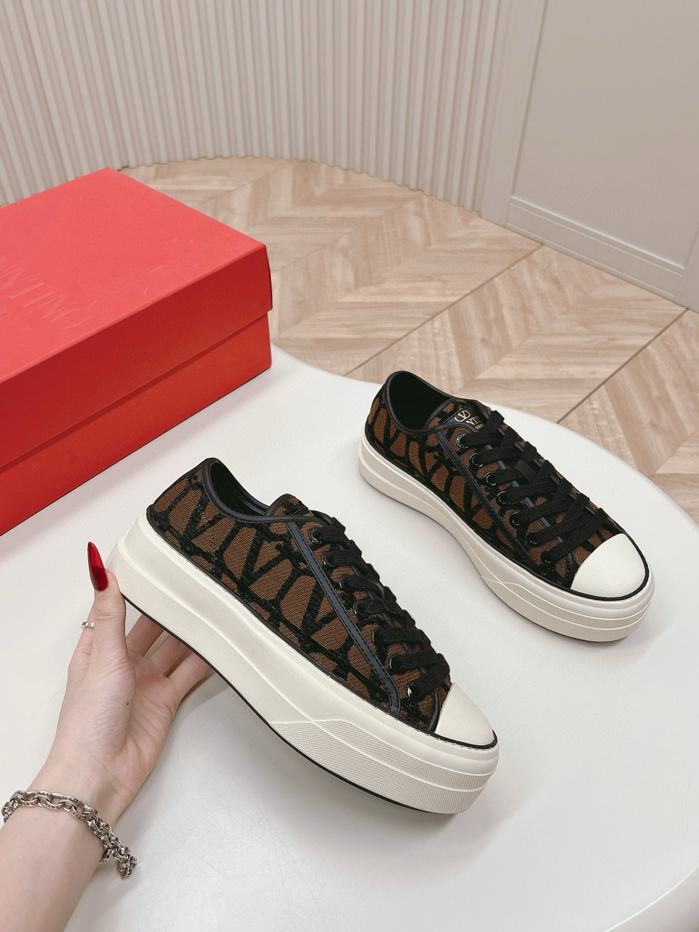 발렌티노 여자 스니커즈 신발 운동화