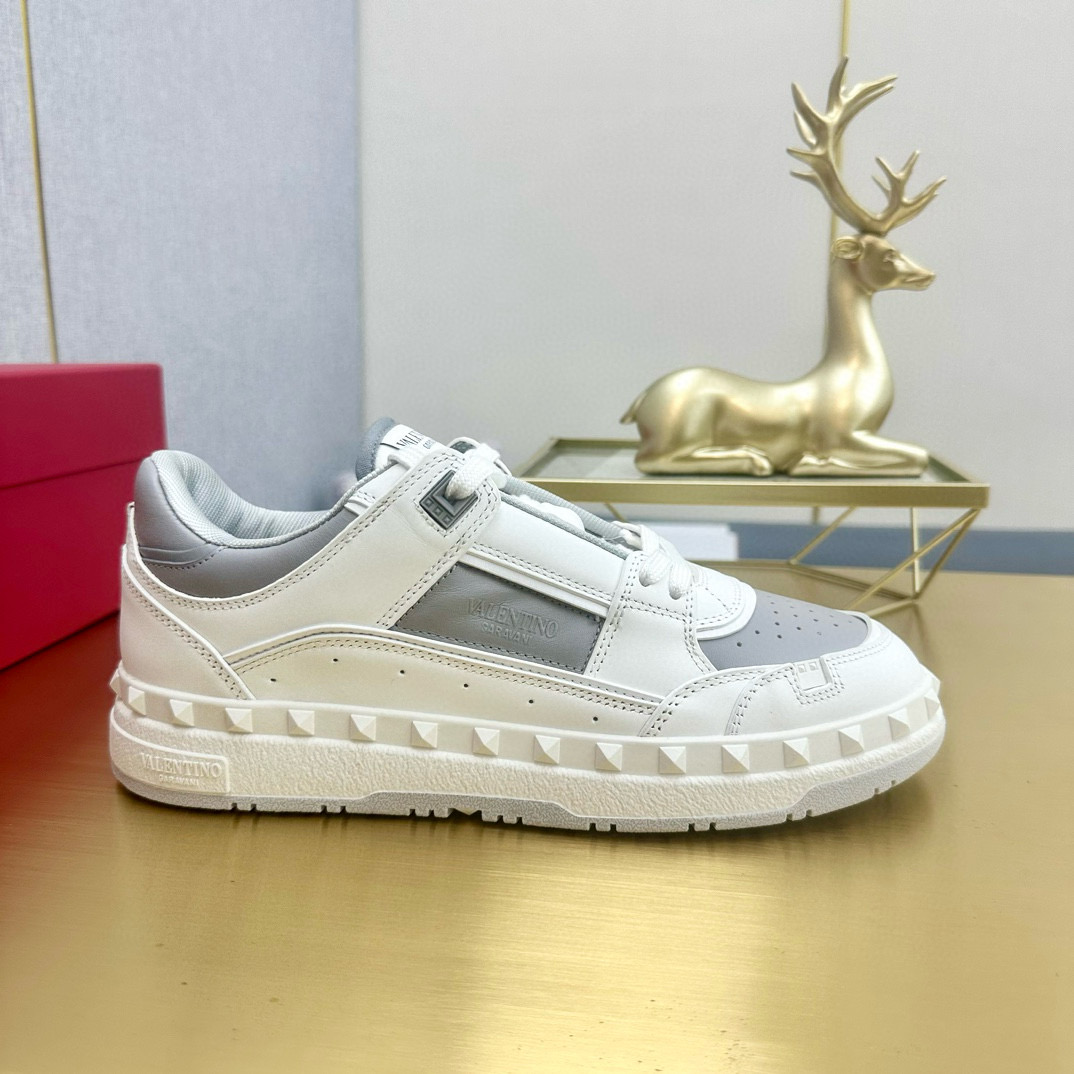 발렌티노 남녀공용 스니커즈 신발 운동화