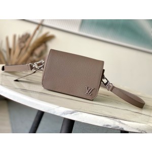 루이비통 M11484 남자가방