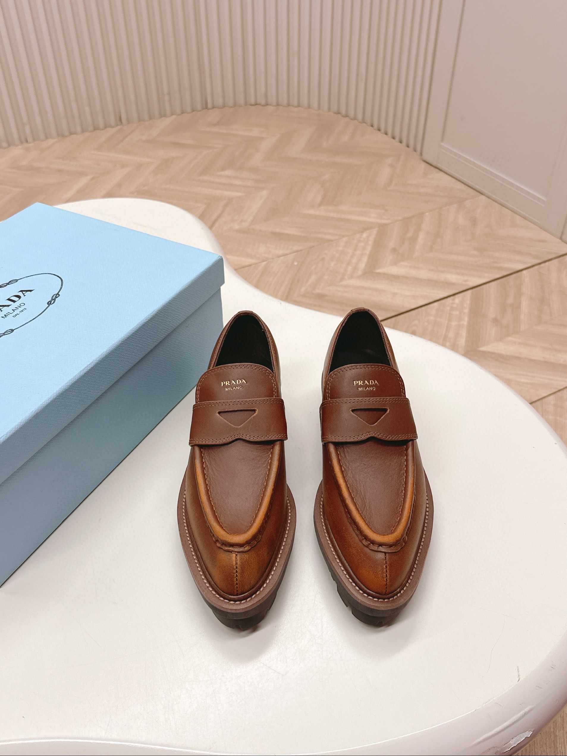 프라다 여자 스니커즈 신발 운동화