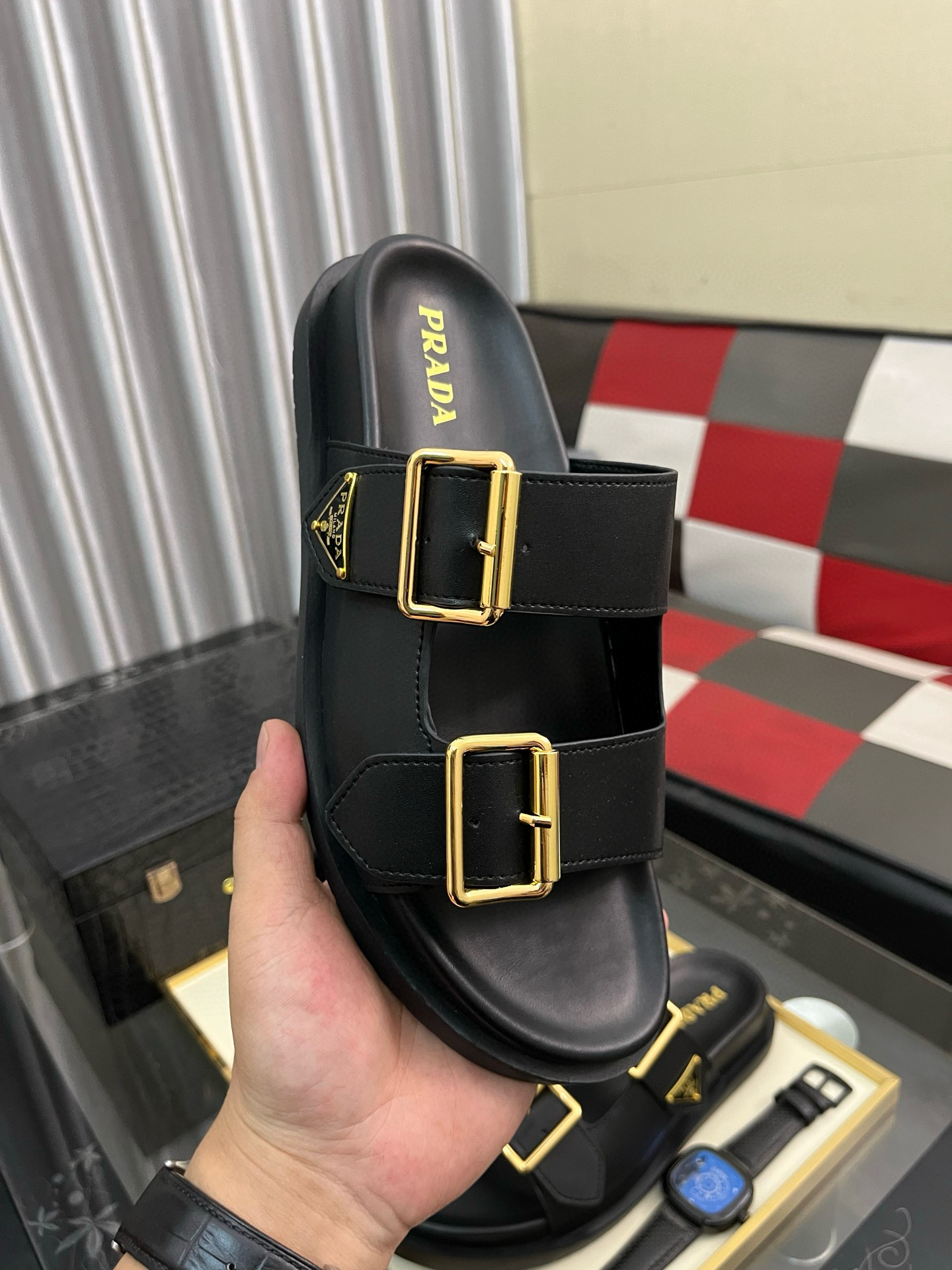 프라다 남자 슬리퍼