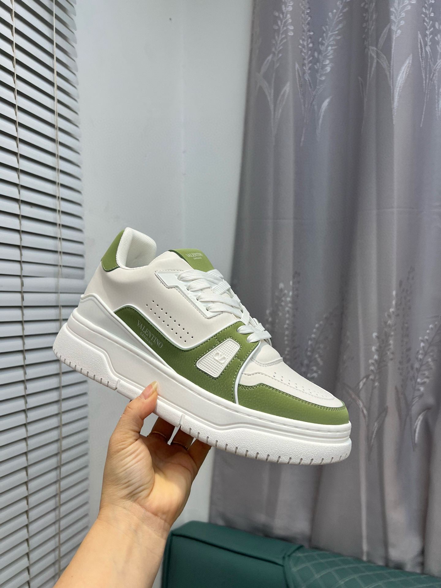 발렌티노 남녀공용 신발 운동화 스니커즈