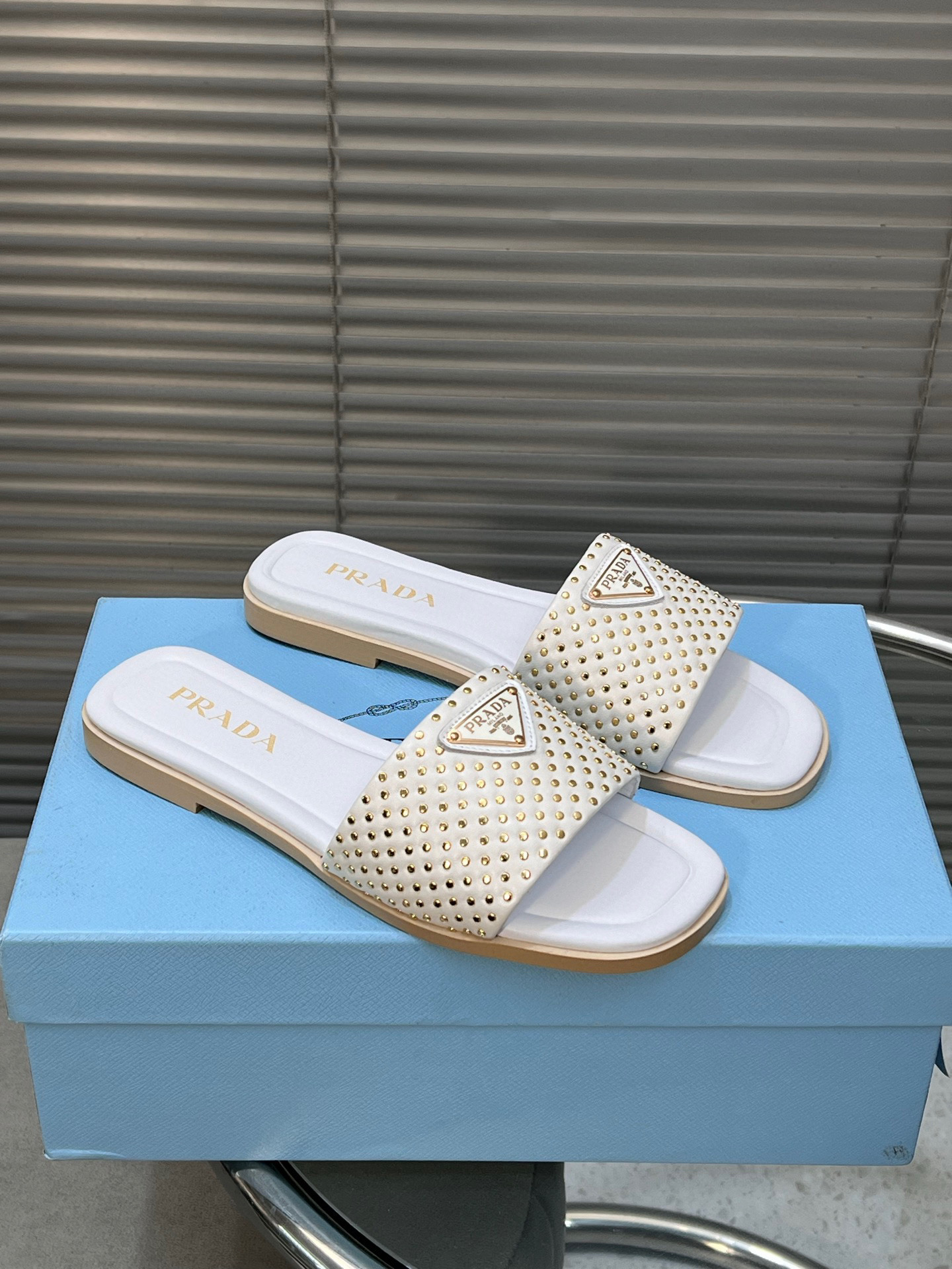 프라다 여자 슬리퍼