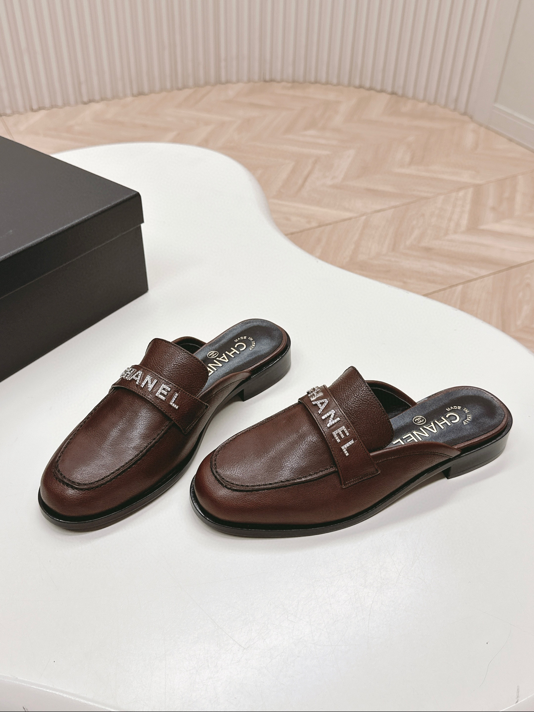 샤넬 여자 슬리퍼