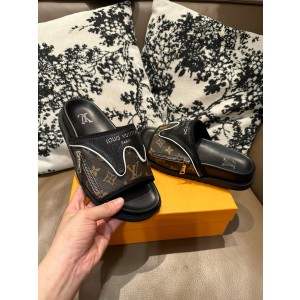 루이비통 남자 슬리퍼