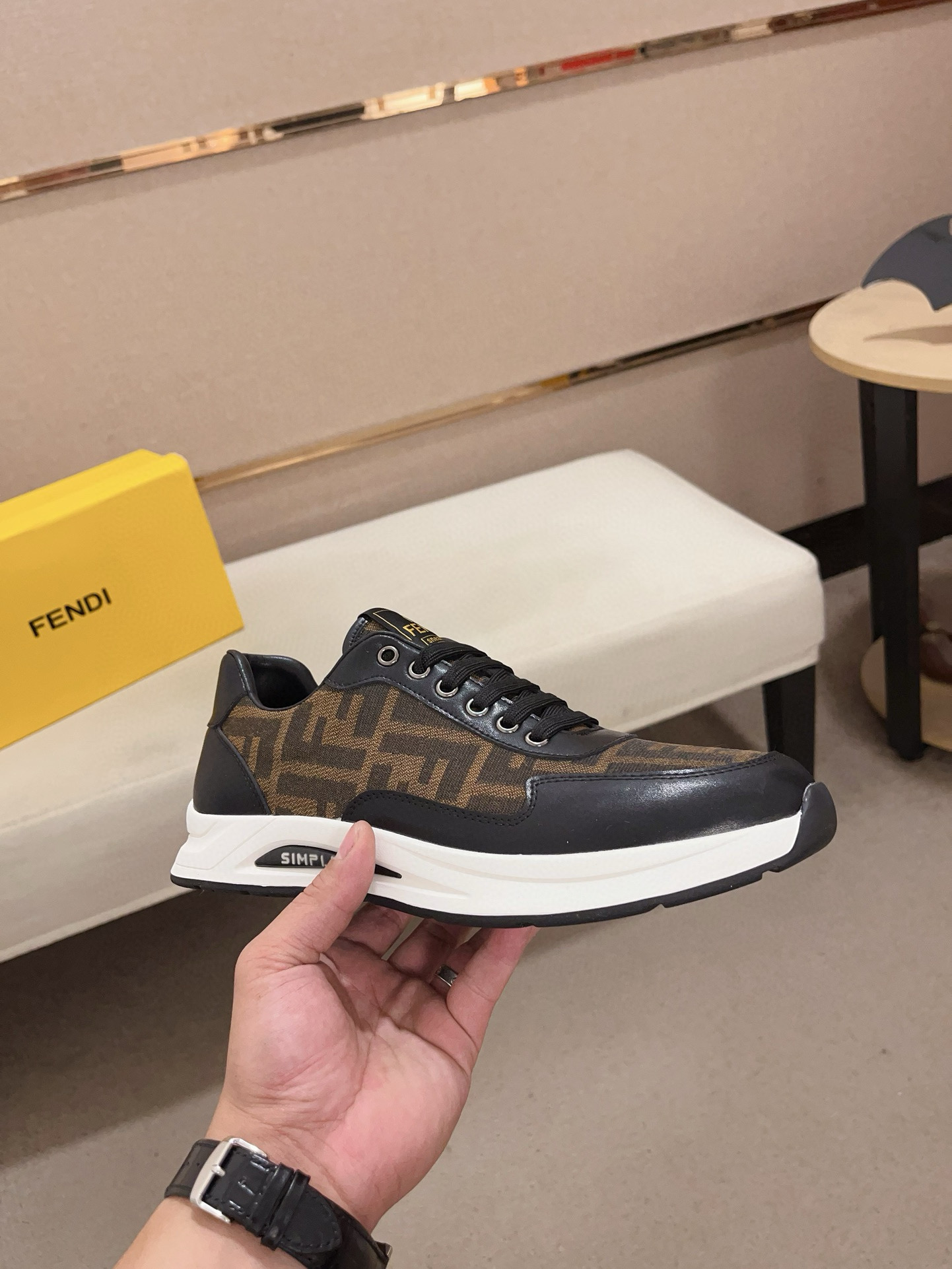 펜디 남자신발 운동화 스니커즈