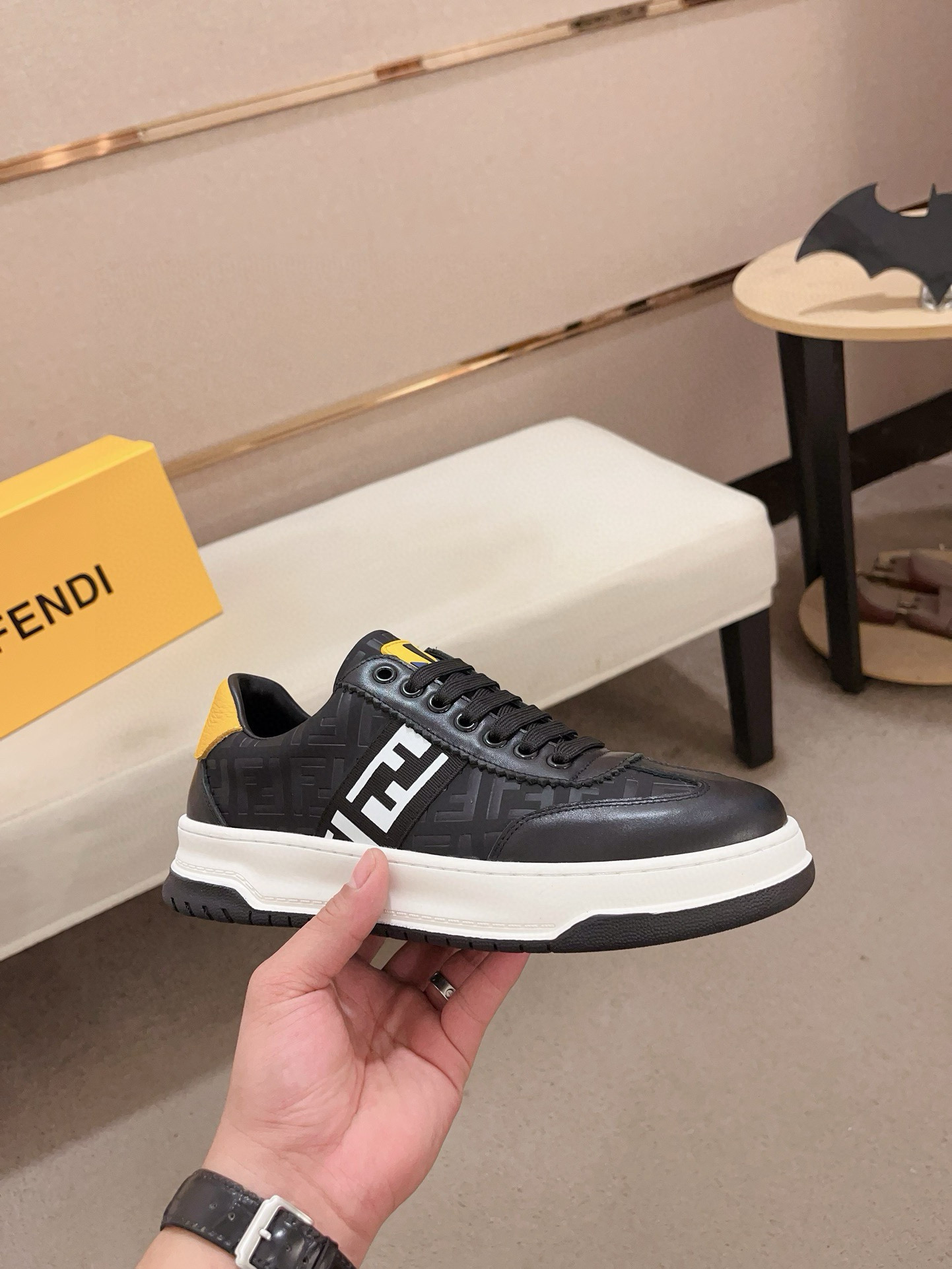 펜디 남자신발 운동화 스니커즈