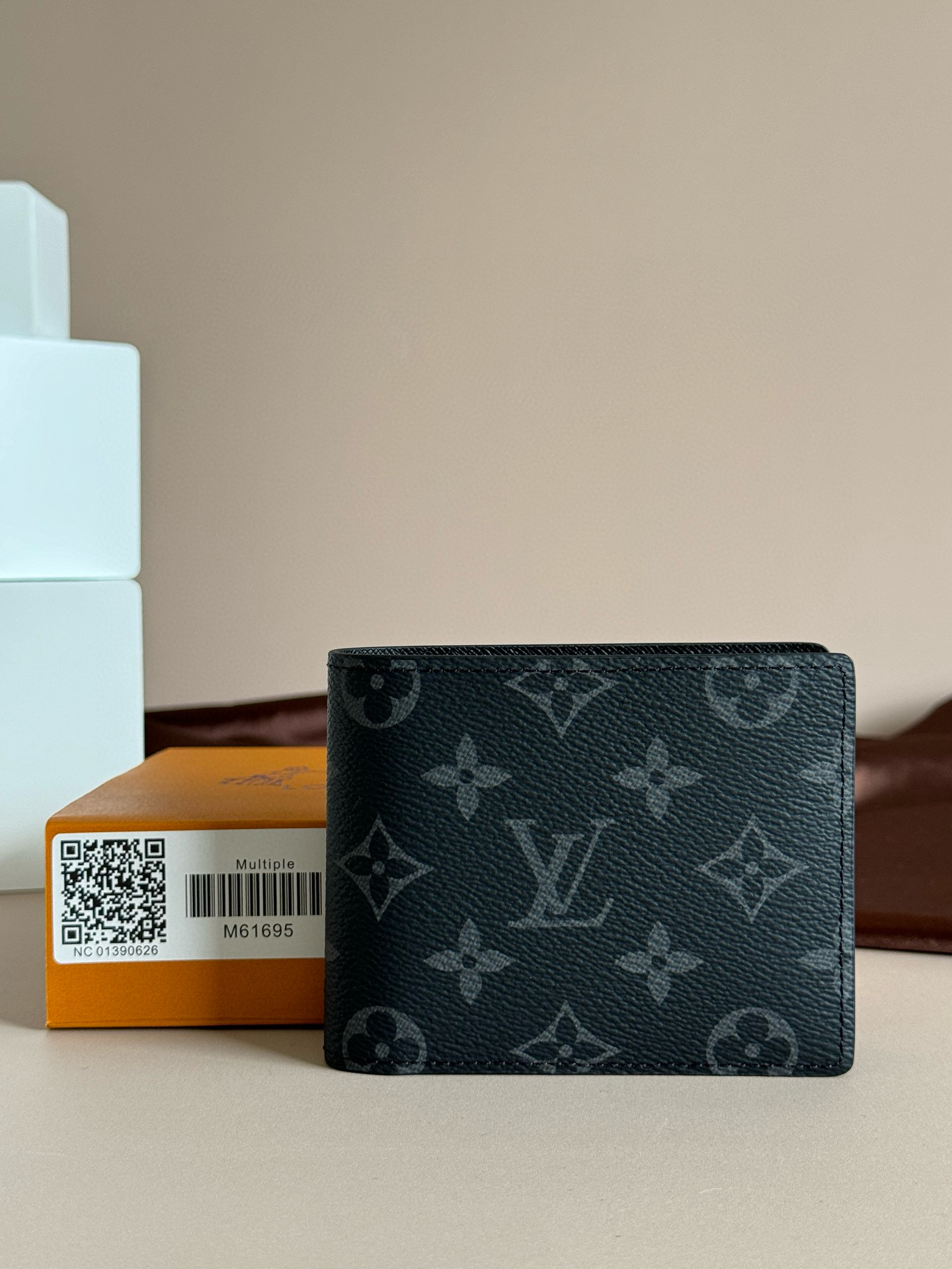 루이비통 남자 반지갑 M61695