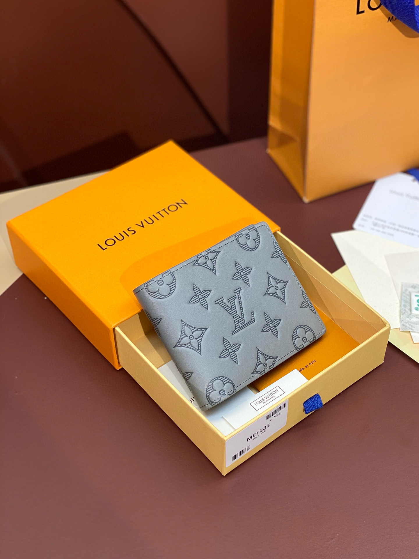 루이비통 남자 반지갑 M81383