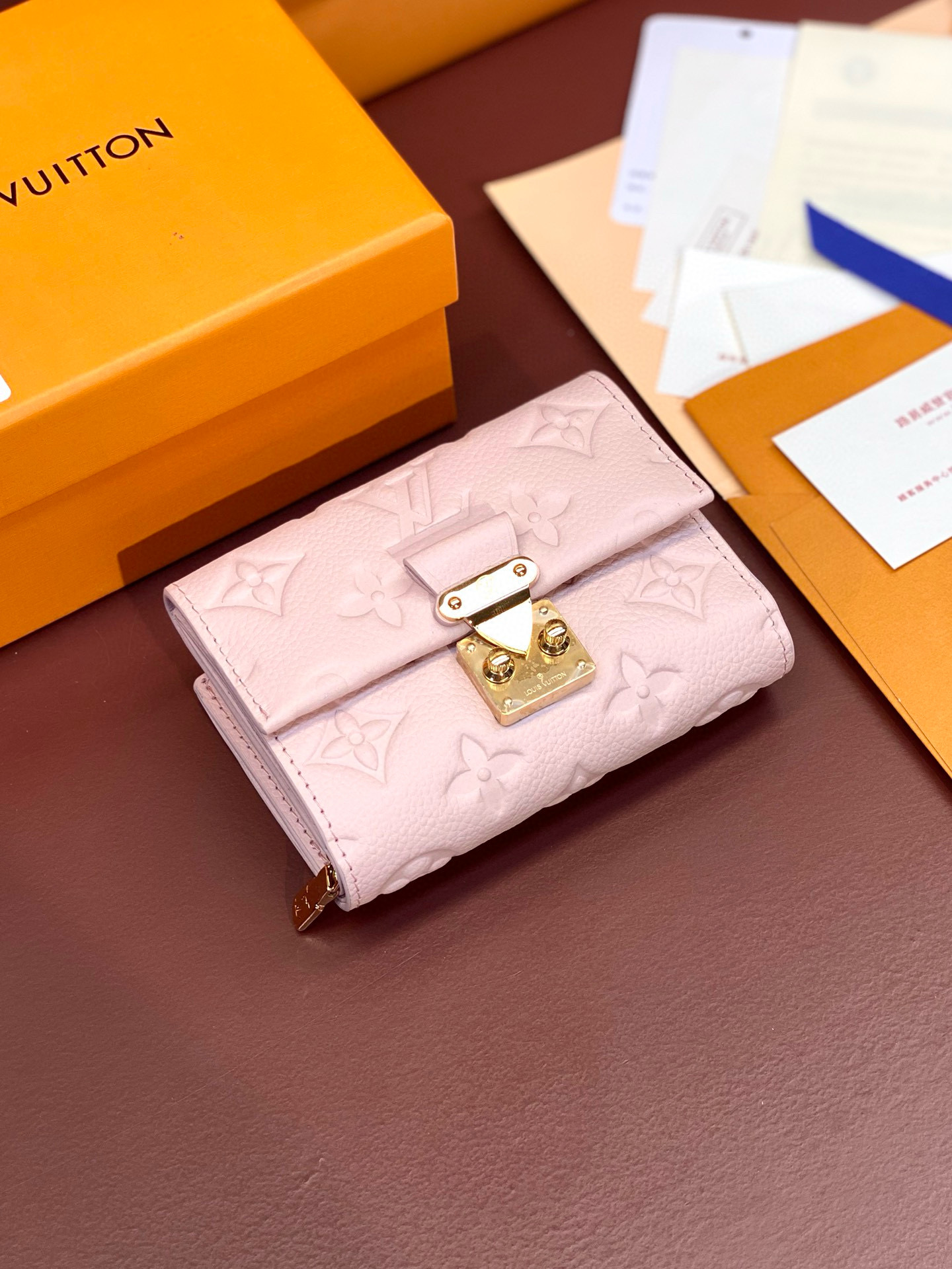 루이비통 여자 반지갑 M82926