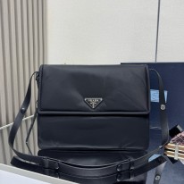 프라다 패디드 라지 리나일론 숄더백 1BD256 남녀공용가방