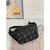 발렌시아가 벨트백 힙색 슬링백 허리가방