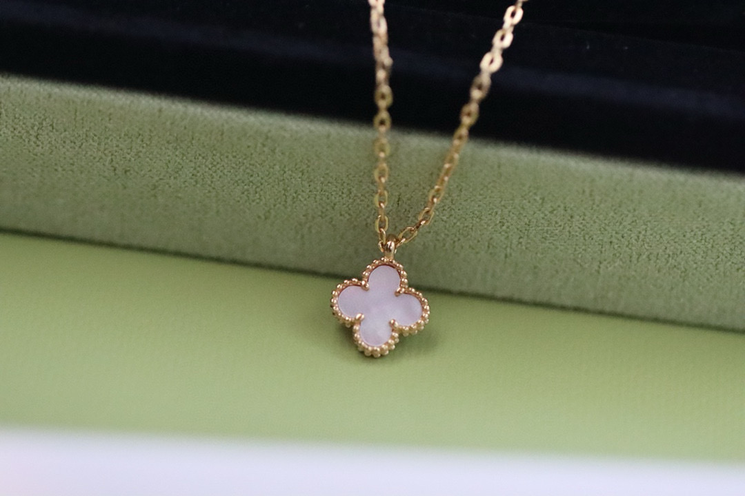 반클리프앤아펠 목걸이