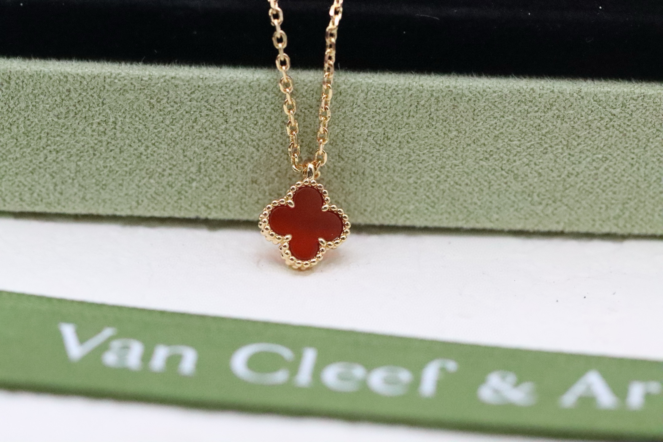 반클리프앤아펠 목걸이