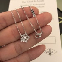 반클리프앤아펠 목걸이