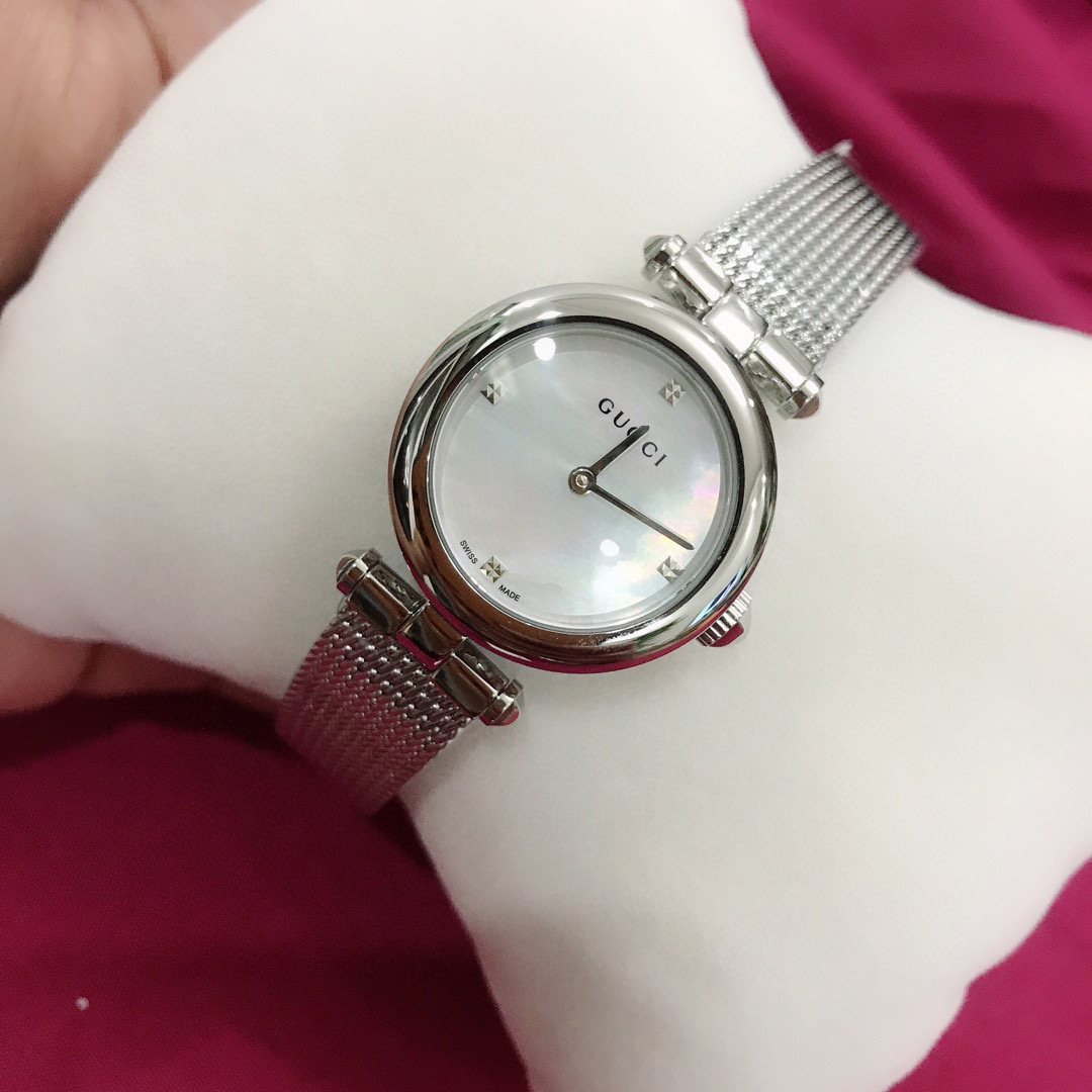 구찌 여자 시계