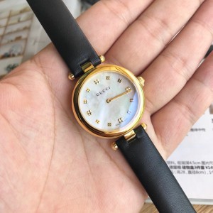 구찌 여자 시계