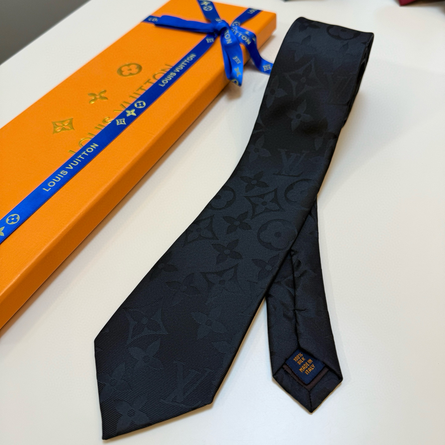 루이비통 넥타이