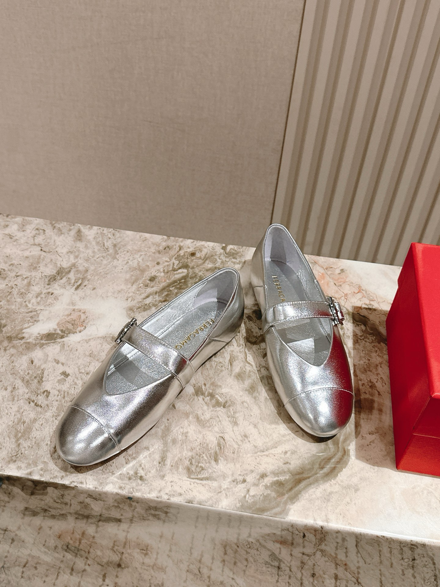 페라가모 여자 신발 구두