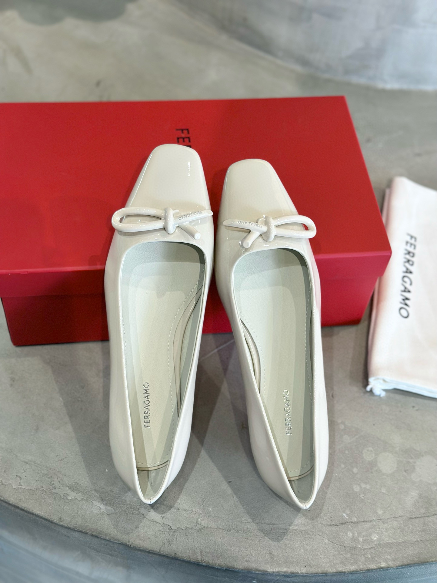 페라가모 여자 신발 구두