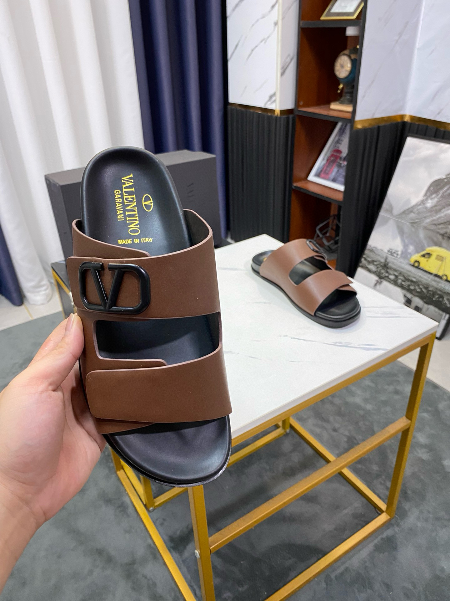 발렌티노 남자 슬리퍼