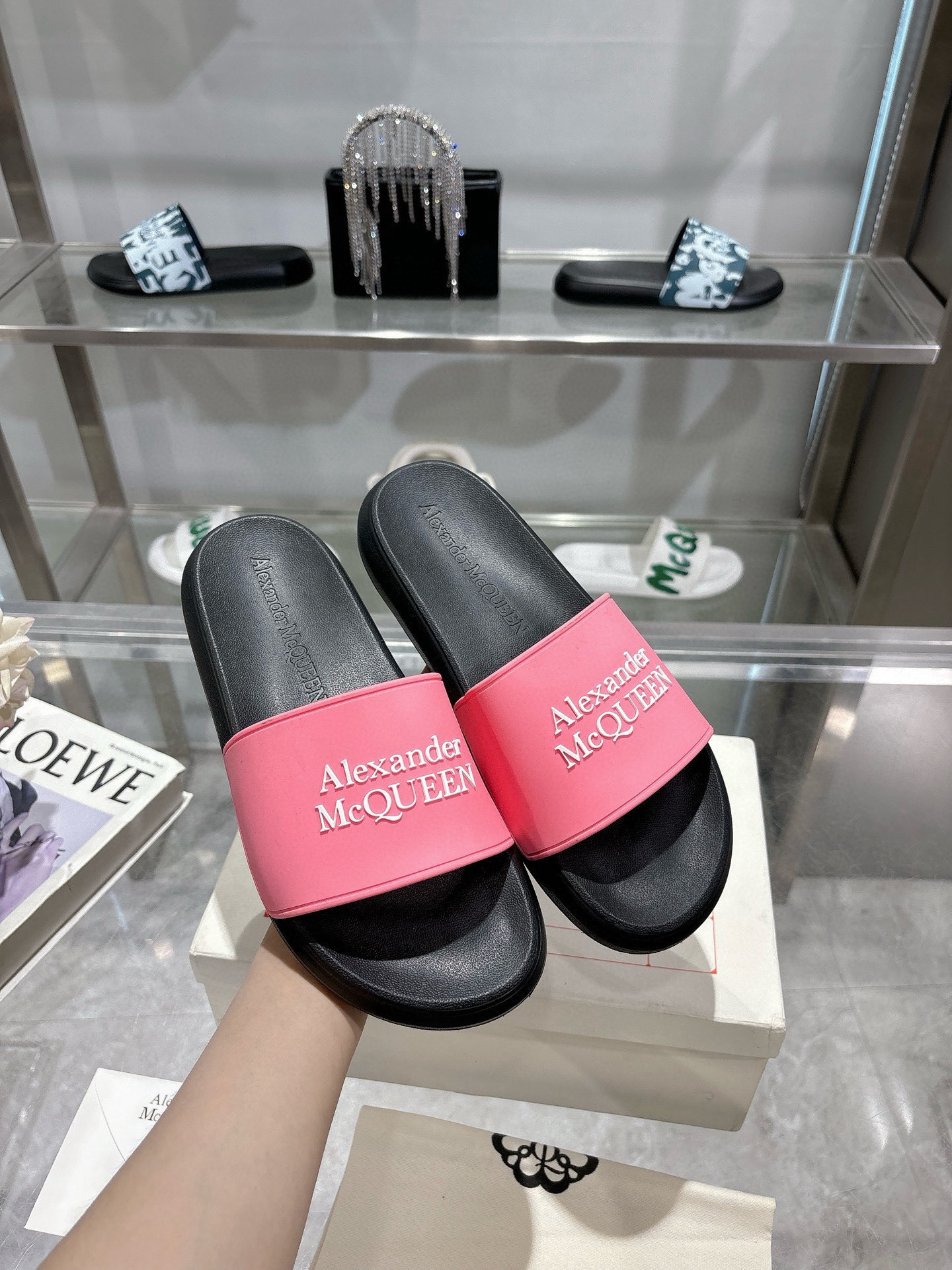 알렉산더 맥퀸 남녀공용 슬리퍼