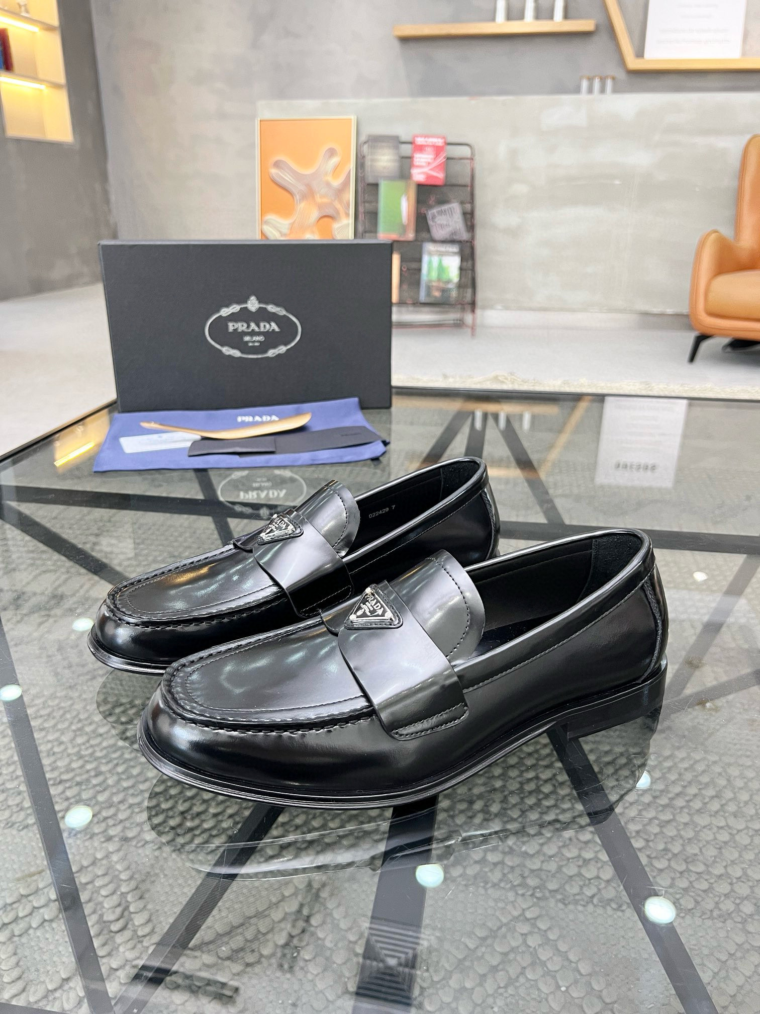 프라다 남자 구두