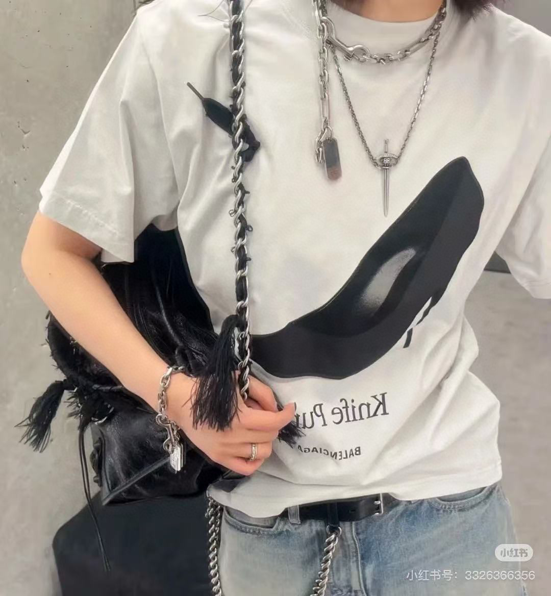 발렌시아가 남녀공용 반팔티