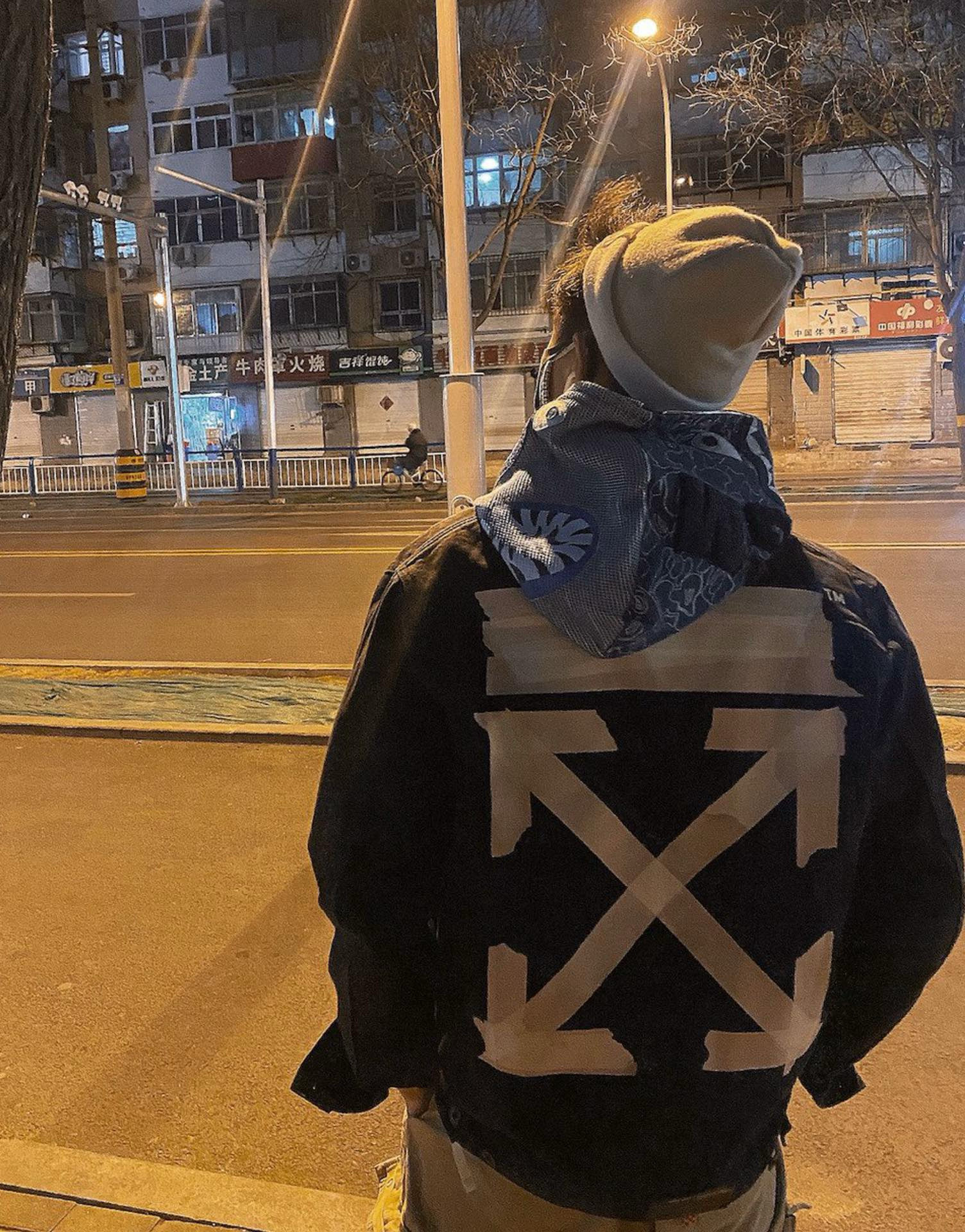 오프화이트 남녀공용 후드티 맨투맨