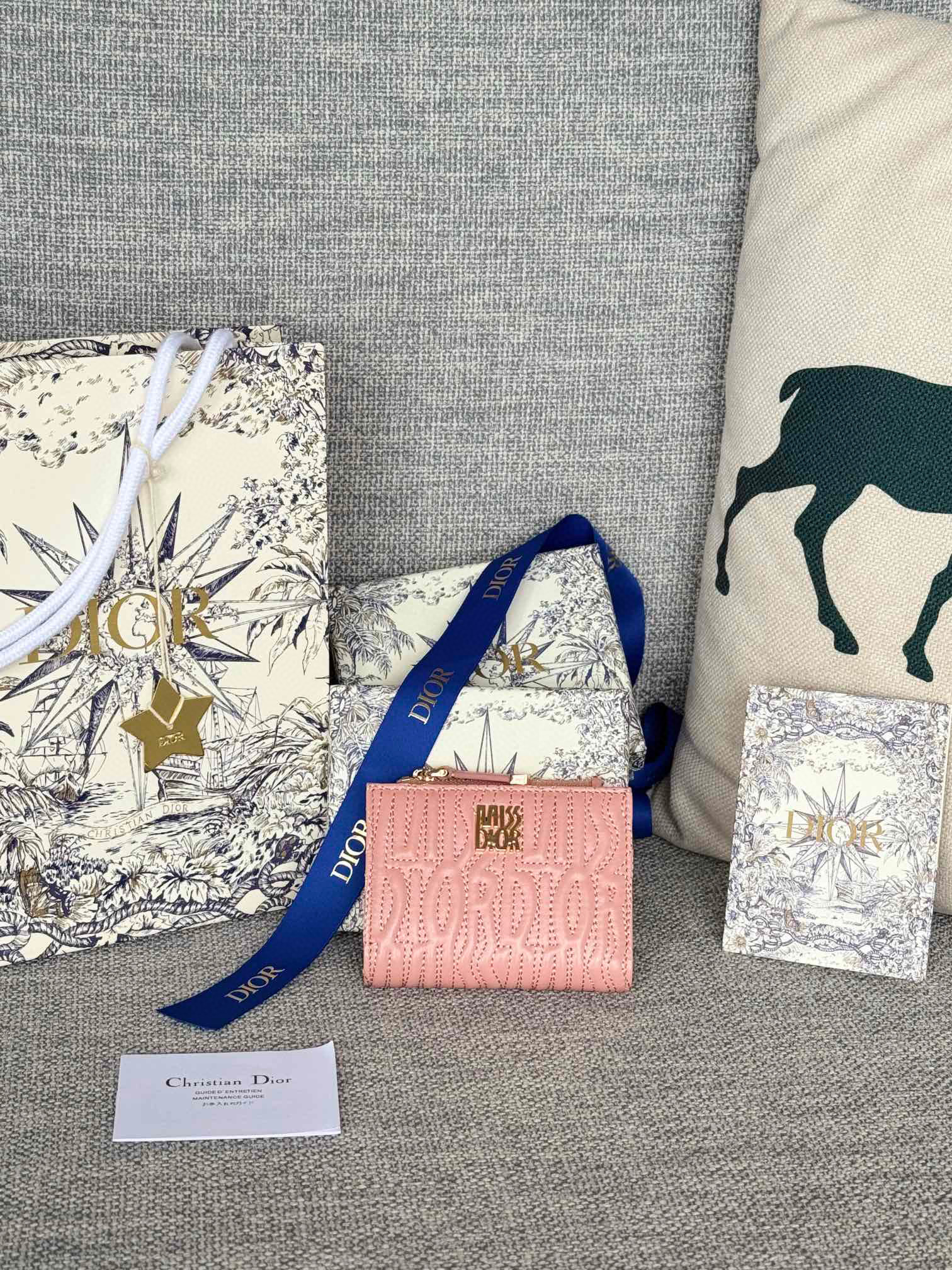 디올 S3602UBTK_M05N 여자 반지갑