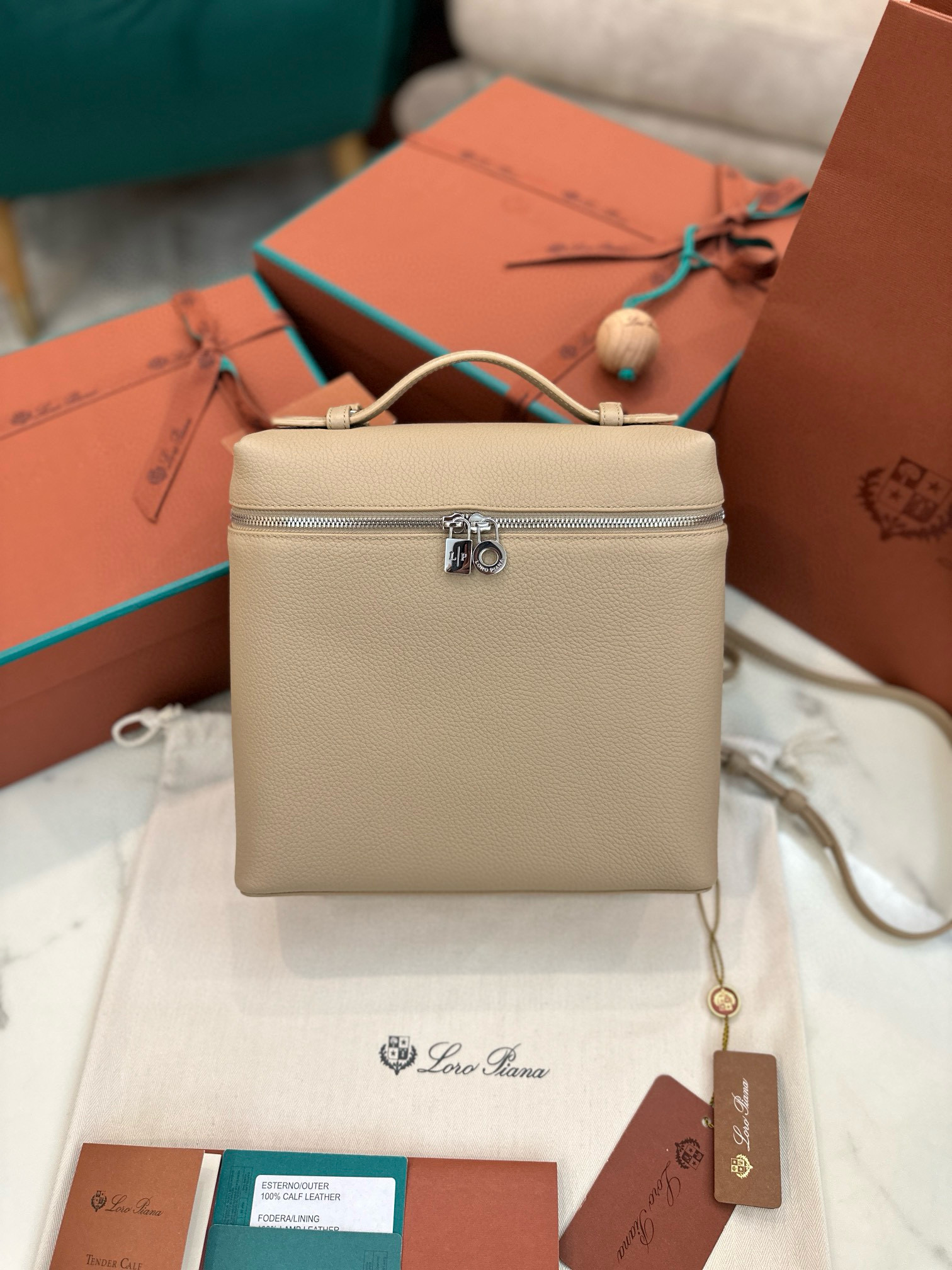 로로피아나 여자가방