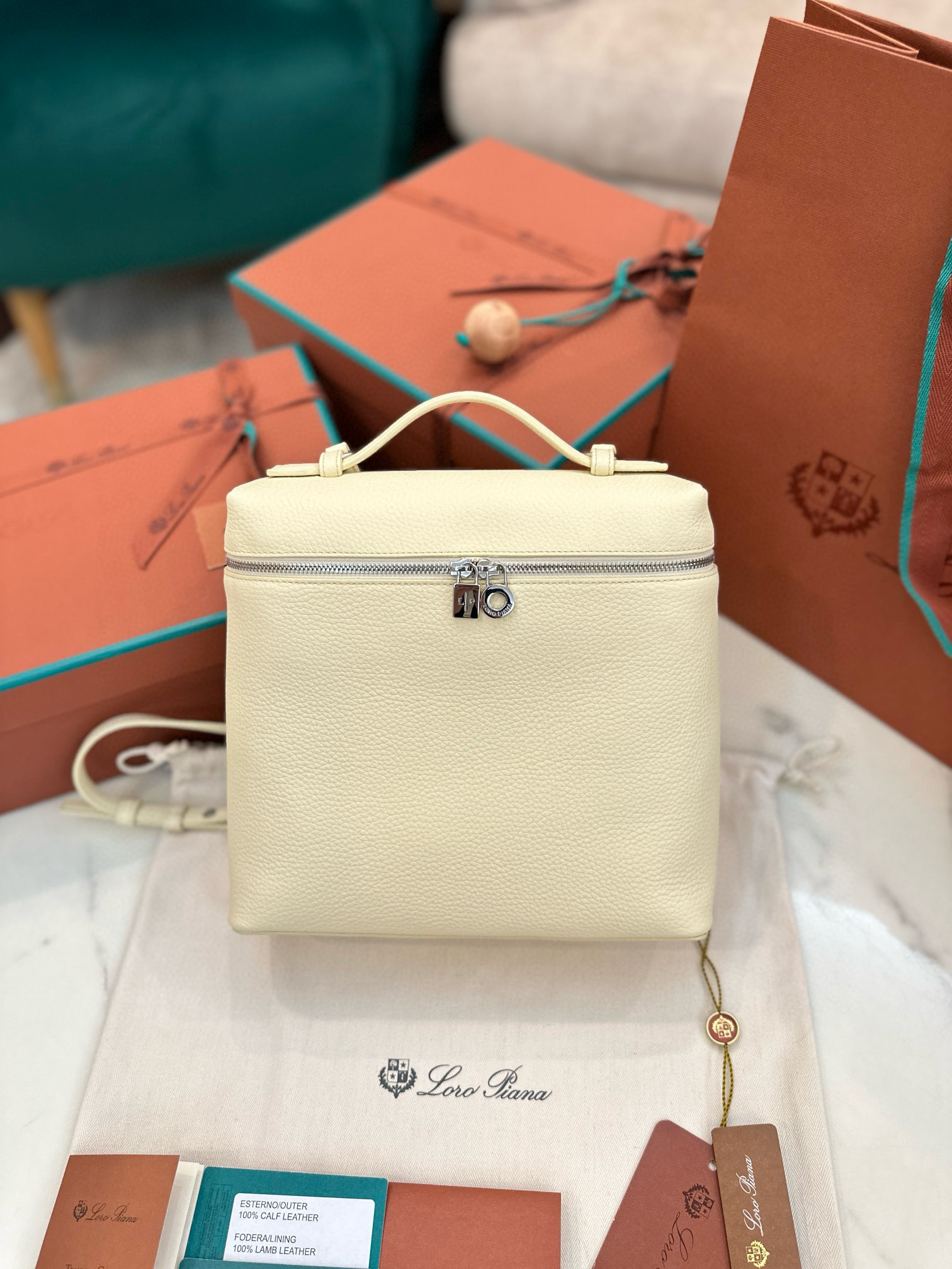 로로피아나 여자가방