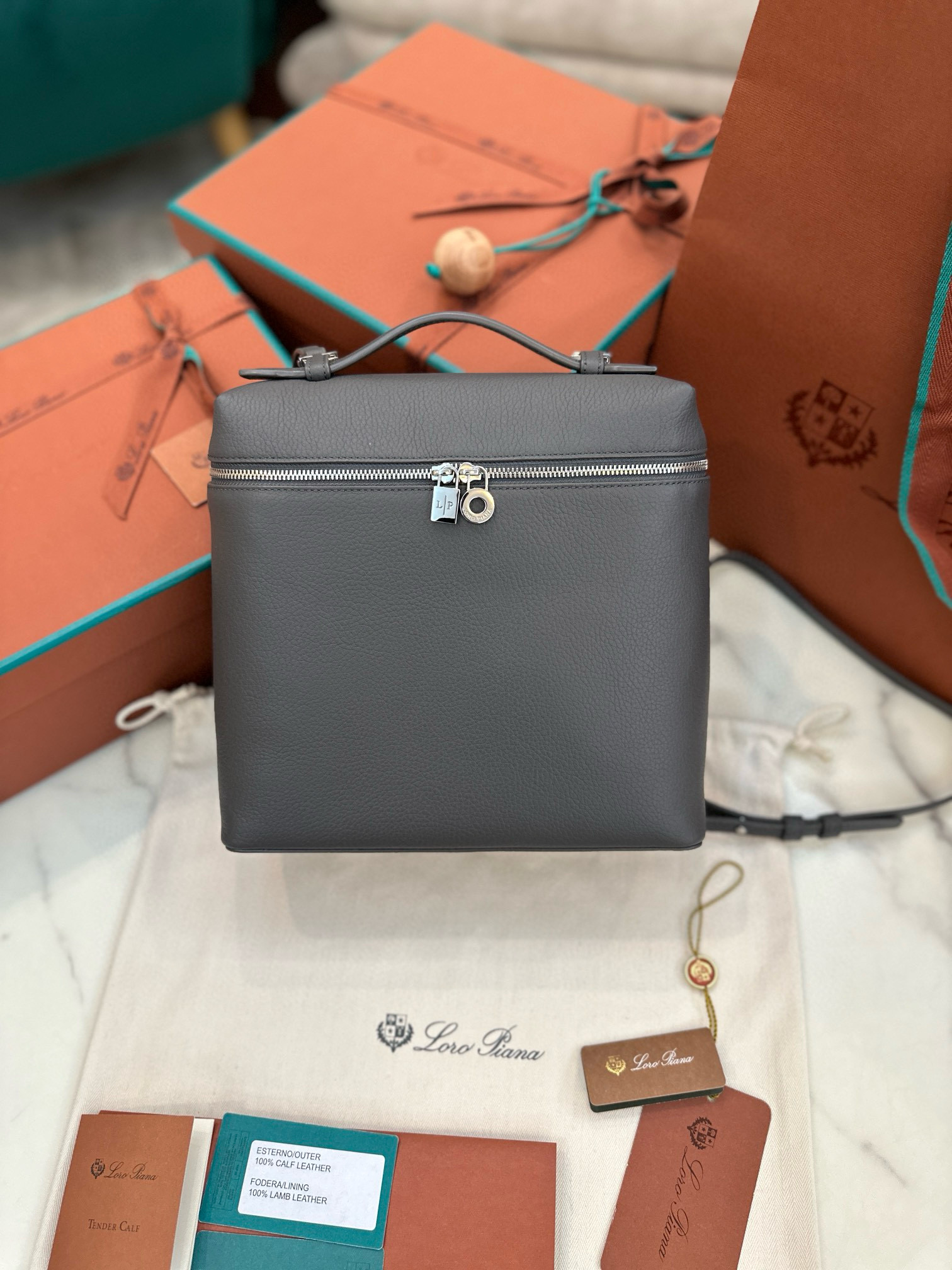 로로피아나 여자가방