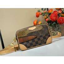 루이비통 M26020 남자가방