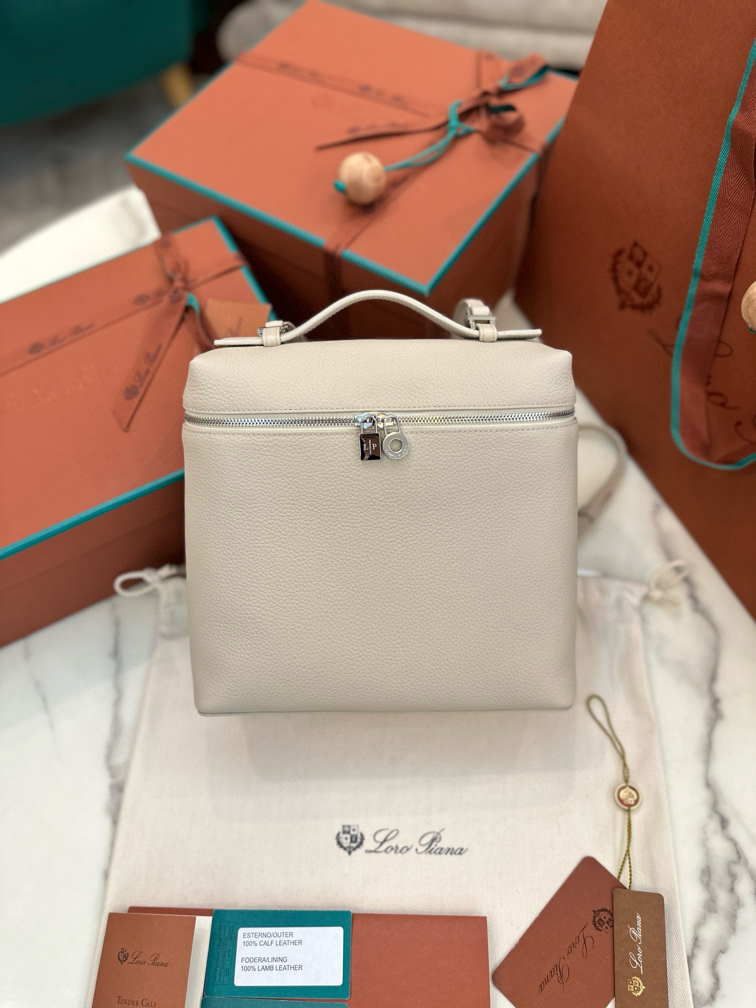 로로피아나 여자가방