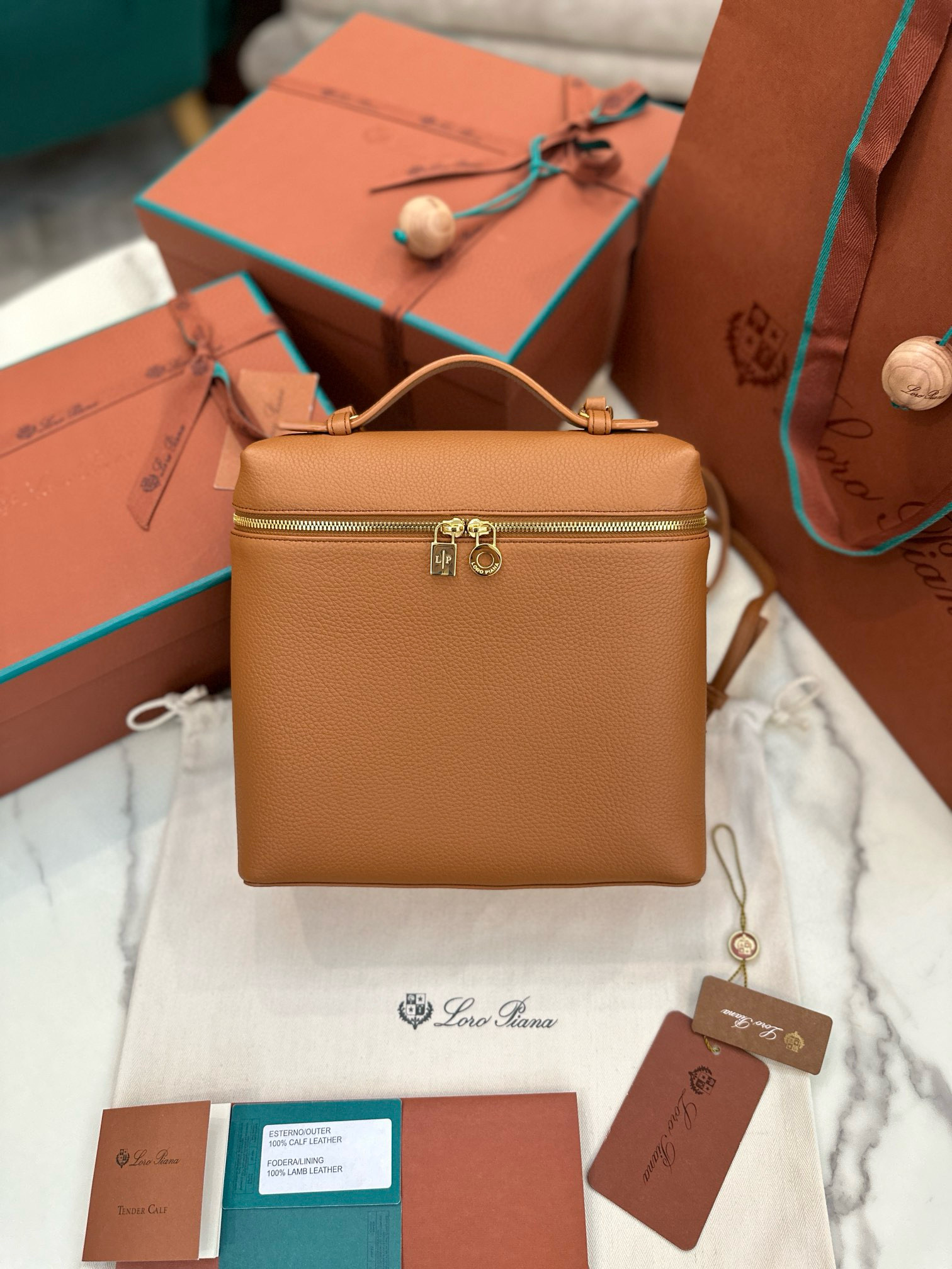 로로피아나 여자가방