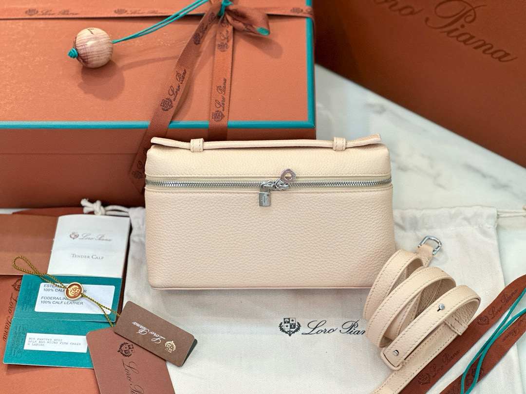 로로피아나 여자가방