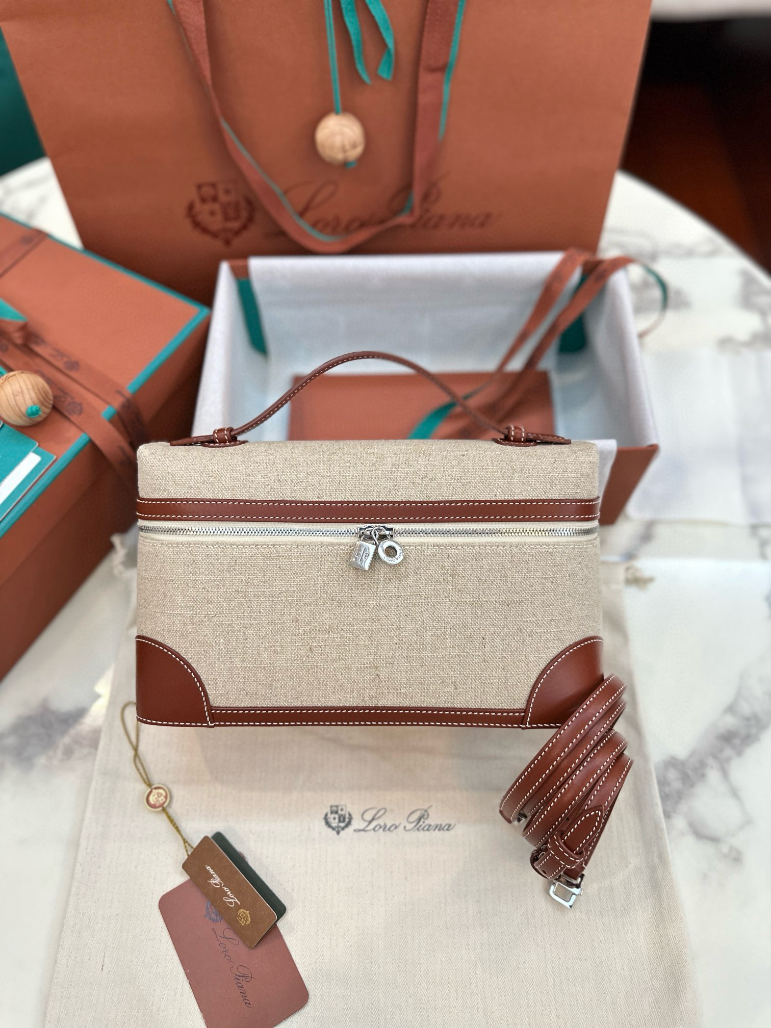 로로피아나 여자가방