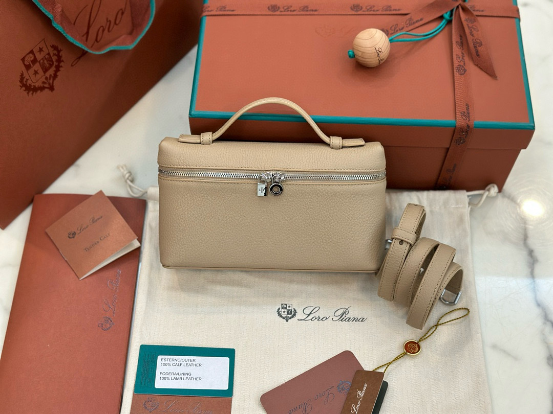 로로피아나 여자가방