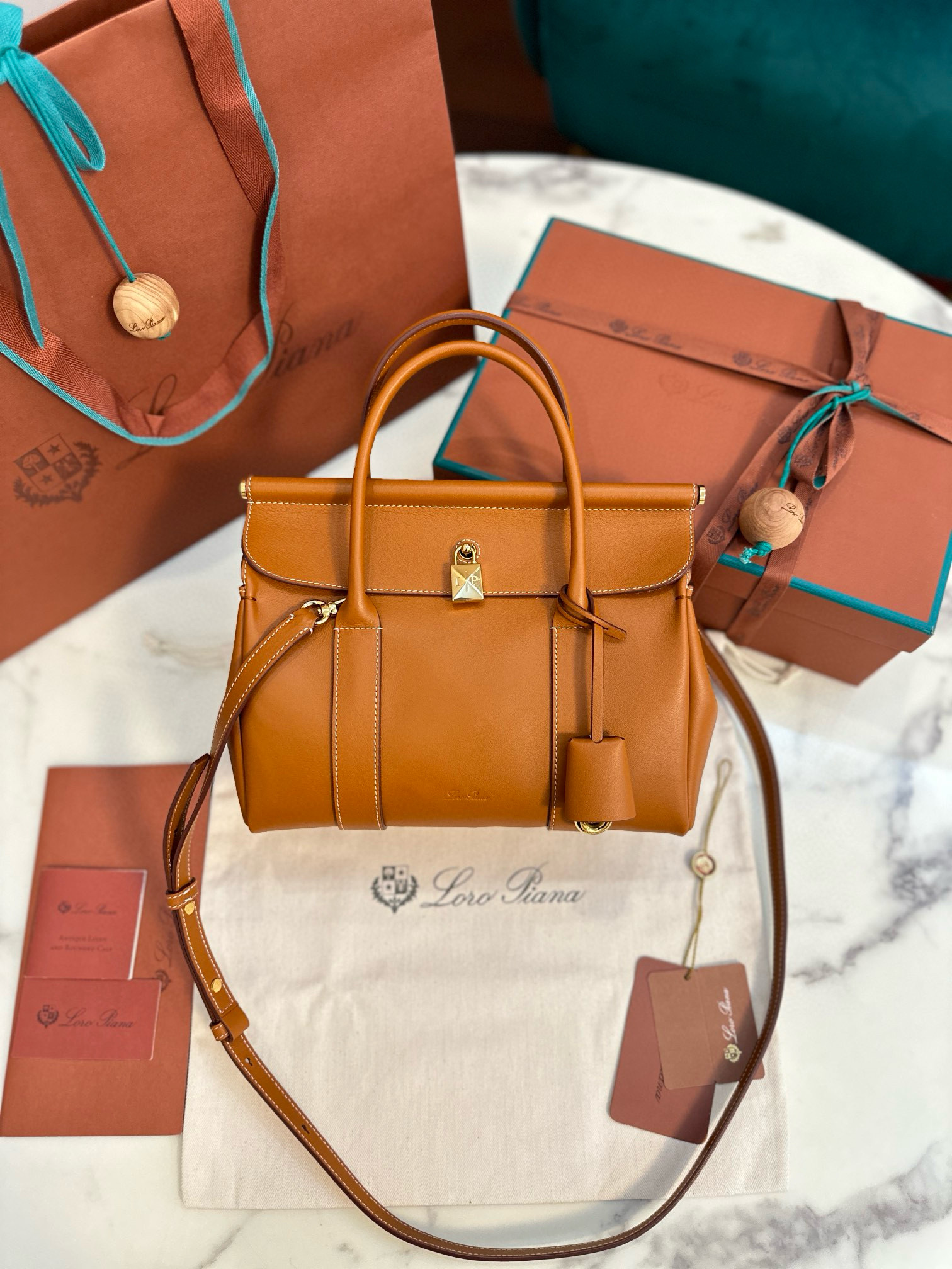 로로피아나 여자가방